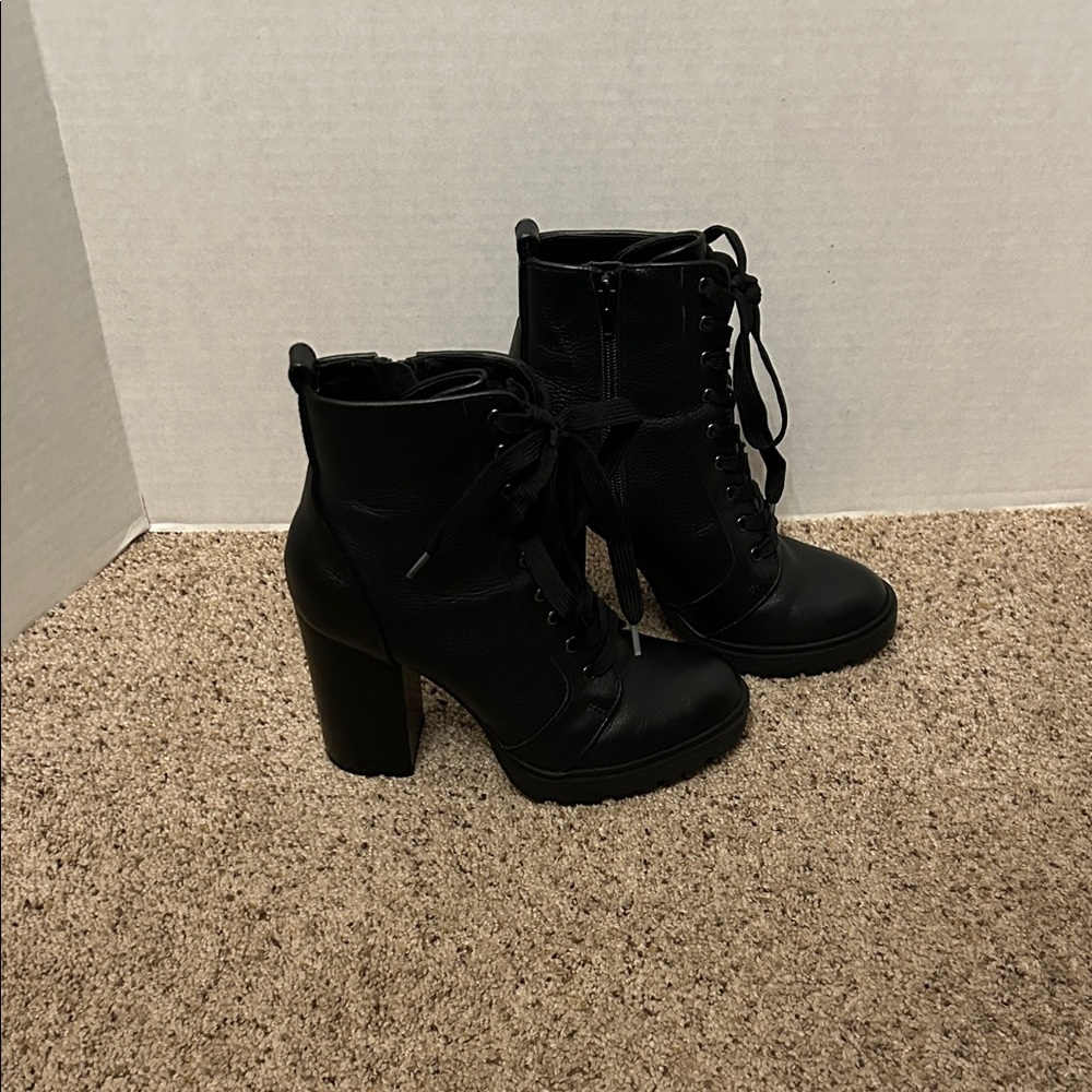 Steve Madden Black Lace-Up Chunky Heel Ankle Booties